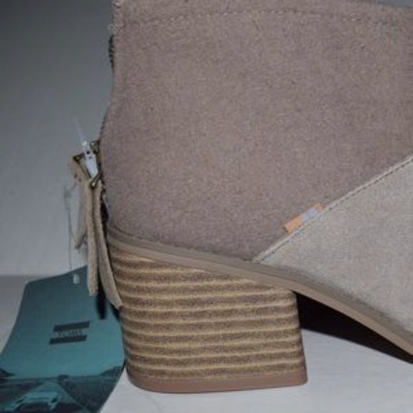 TOMS Lacy Booties - Picture 3 of 4